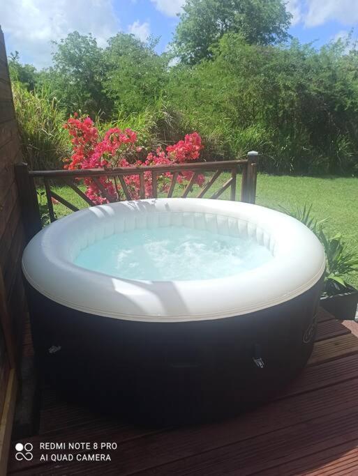 Ti-Case Appartement Jacuzzi A 100M De La Plage Sainte-Luce Bagian luar foto