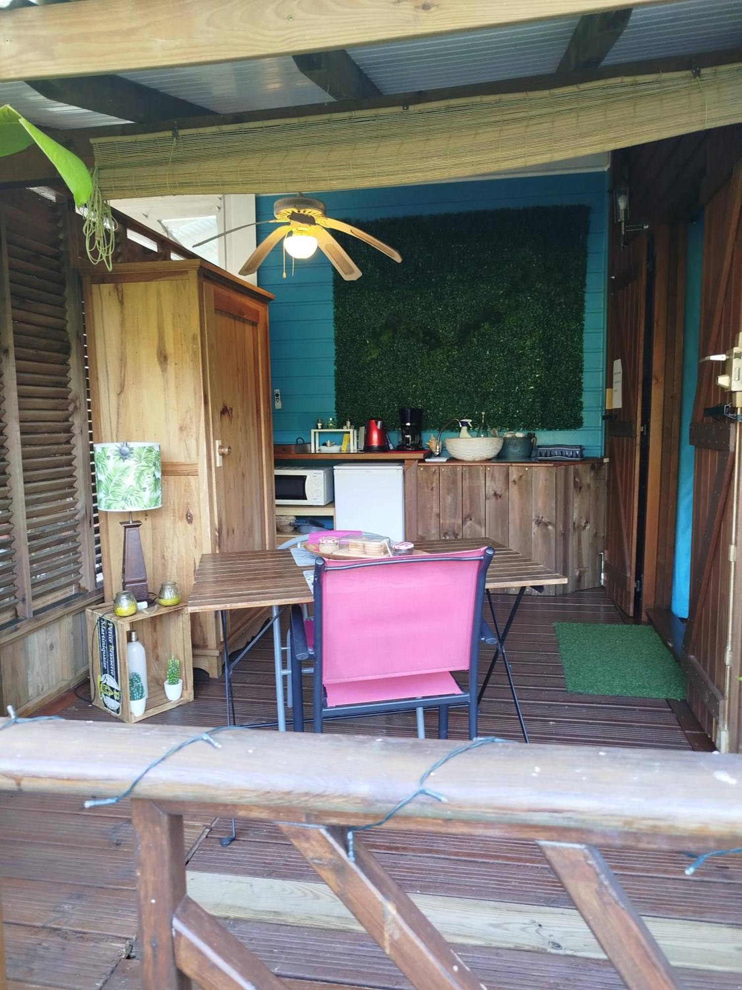 Ti-Case Appartement Jacuzzi A 100M De La Plage Sainte-Luce Bagian luar foto